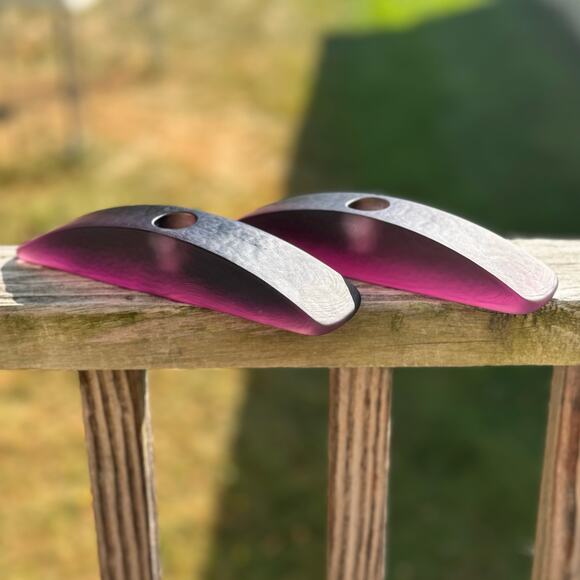 Pair of Sasaki Crystal Glass Candlestick Holders in Anasazi Plum‎ - Arched - Picture 4 of 13